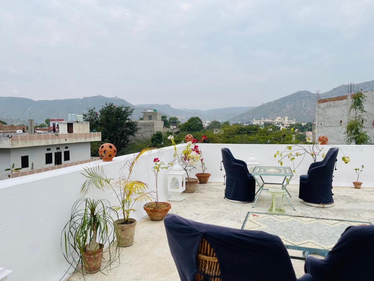 Mosaics Guest House Jaipur Bagian luar foto