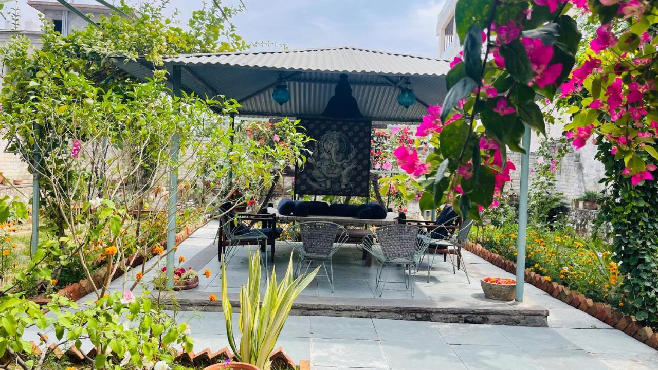 Mosaics Guest House Jaipur Bagian luar foto