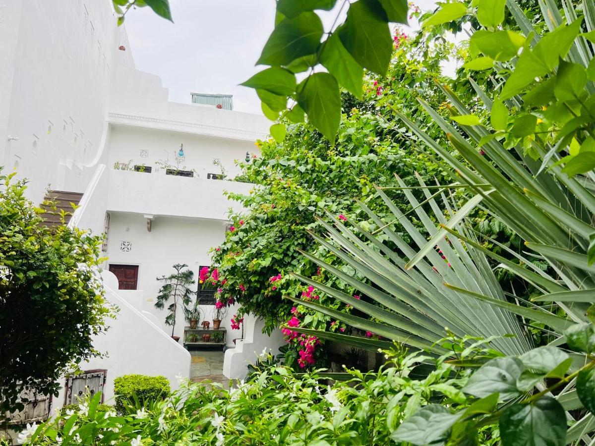 Mosaics Guest House Jaipur Bagian luar foto