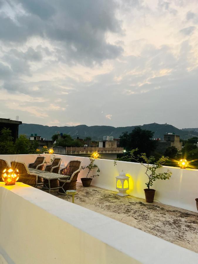 Mosaics Guest House Jaipur Bagian luar foto