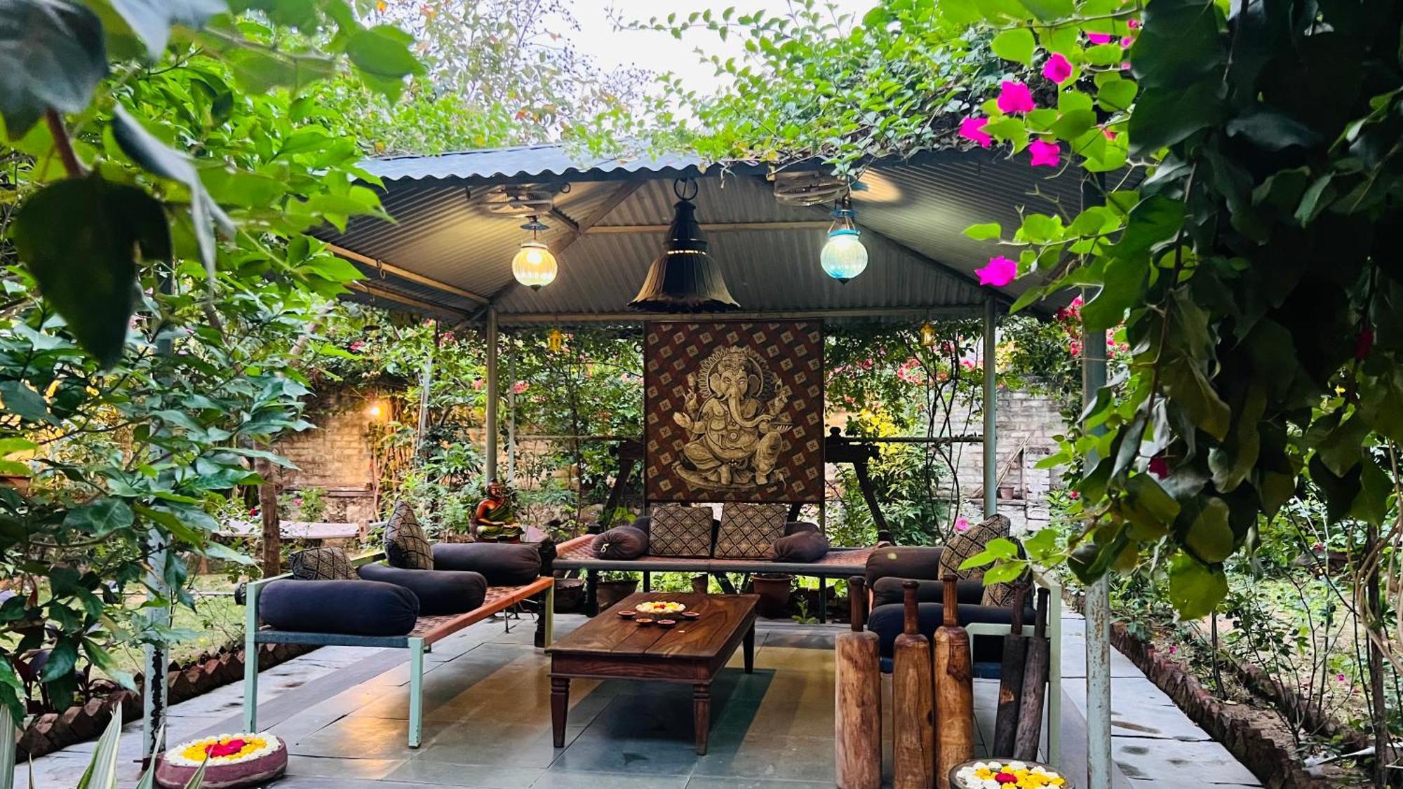 Mosaics Guest House Jaipur Bagian luar foto